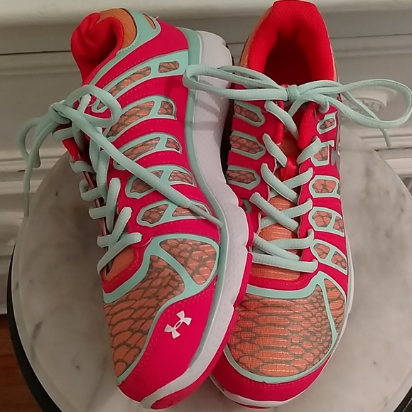 Under Armour Other - Under Armour girls micro running shoes Sz 6.5 Y